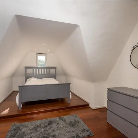Exceptional Amenities * Essen