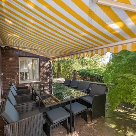 Exceptional Amenities * Essen
